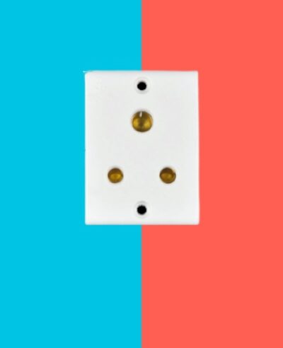 6A 3 Pin Socket GM 8022