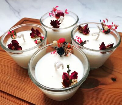 White Scented Candle with Flower in Glass (Yash-947)