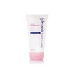 Johnson & Johnson Daily Essentials Gentle Exfoliating Wash For All Skin Types
