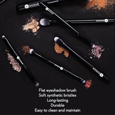 SUGAR Cosmetics - Blend Trend - 041 Flat Eyeshadow Brush - Soft, Synthetic Bristles and Wooden Handle