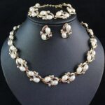 Latest Stylish Design Fancy Pearl Bracelet Earrings Necklace Jewellery Set for Women Valentine Gift for Girlfriend