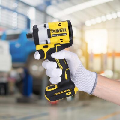 DEWALT DCF922N-B1 1/2'' 20V Max Li-ion Reversible Cordless Brushless Compact Impact Wrench,610 Nm Torque with LED Ring Lighting (Bare Tool)