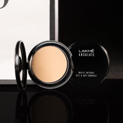 Lakme Absolute White Wet & Dry Compact Powder, Golden Medium 03, SPF 17, Long Lasting Face Makeup for a Natural Glow -Foundation Powder for Women, 9 g