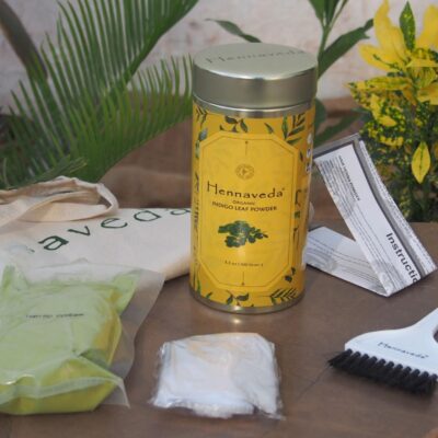 Hennaveda Indigo Powder with Brush, Hand Gloves and Shower Cap | No Artificial Color Chemical Free Post-Henna Dye Powder for Hair and Beard | Ayurvedic Blend Natural Hair Colour for Men, Women (100g)